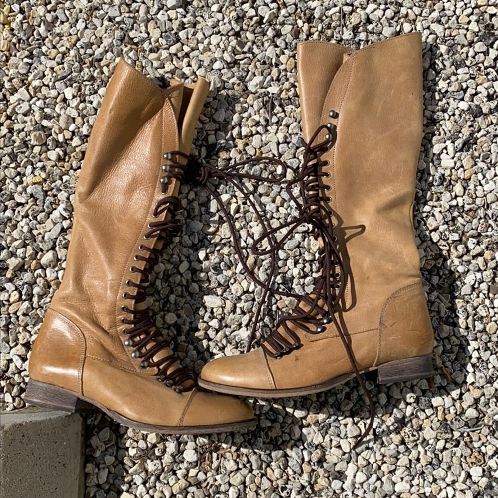 Lace up leather boots size 7 1/2